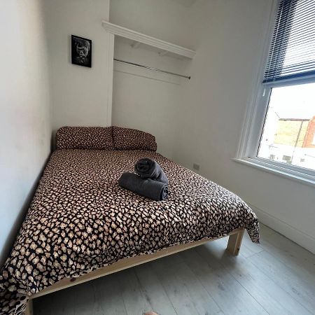 Safari Apartment, Free Parking, 10Min Walk To Blackpool Tower, Sleeps 12 Екстер'єр фото