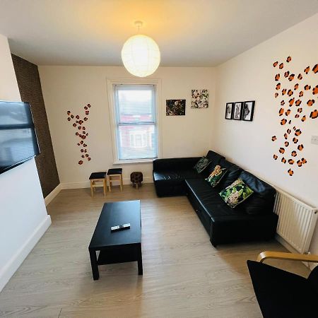 Safari Apartment, Free Parking, 10Min Walk To Blackpool Tower, Sleeps 12 Екстер'єр фото