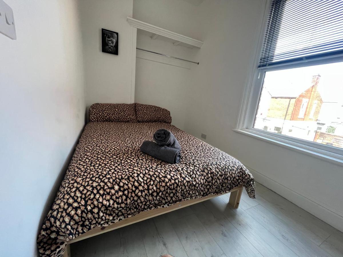Safari Apartment, Free Parking, 10Min Walk To Blackpool Tower, Sleeps 12 Екстер'єр фото