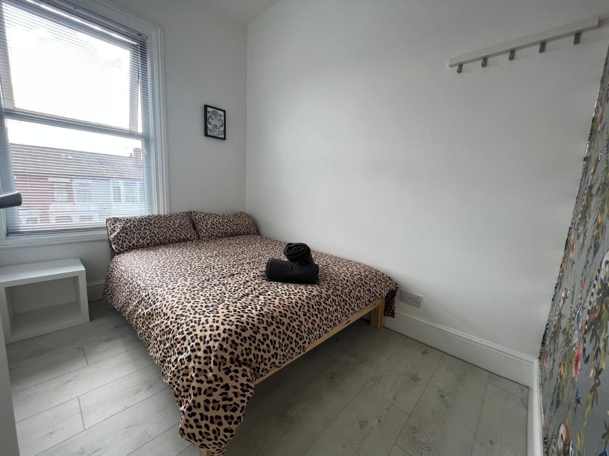 Safari Apartment, Free Parking, 10Min Walk To Blackpool Tower, Sleeps 12 Екстер'єр фото