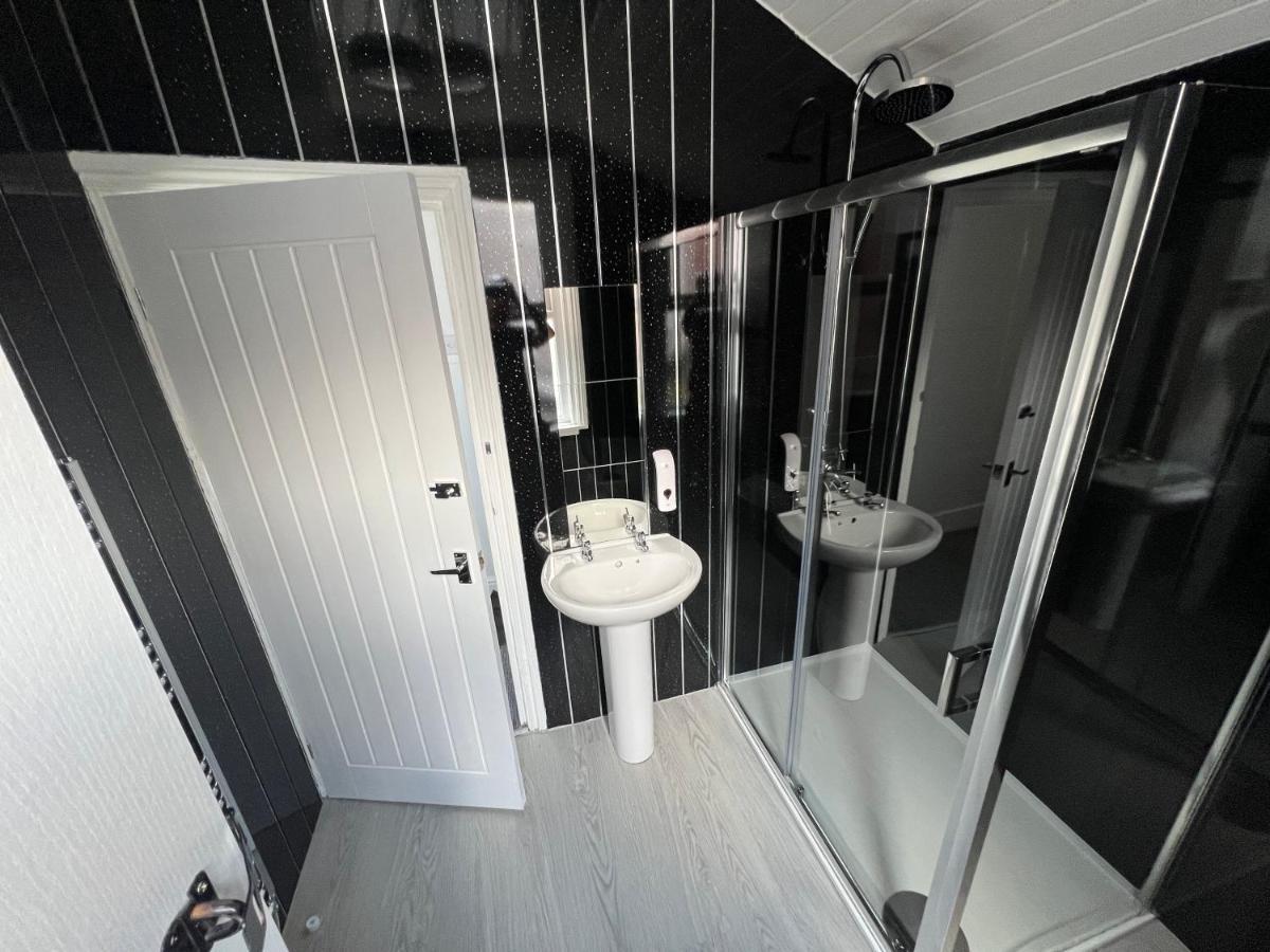 Safari Apartment, Free Parking, 10Min Walk To Blackpool Tower, Sleeps 12 Екстер'єр фото